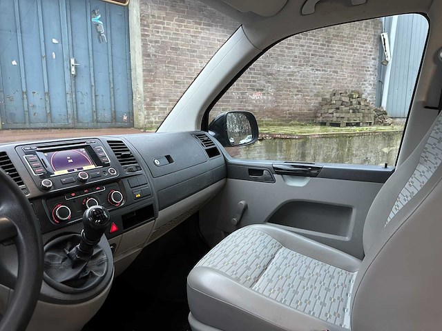 Volkswagen transporter 7j0 t5 2.0 l1h1 84kw camper 116pk 2012, hxr-32-f - afbeelding 13 van  56