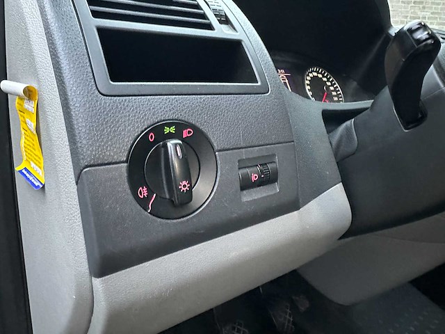 Volkswagen transporter 7j0 t5 2.0 l1h1 84kw camper 116pk 2012, hxr-32-f - afbeelding 14 van  56