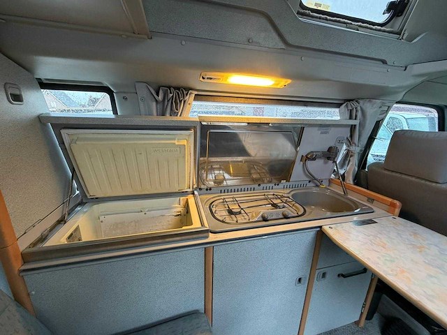 Volkswagen transporter california westfalia kampeerauto coach iii d 50 kw camper 75-lk-kp - afbeelding 16 van  44