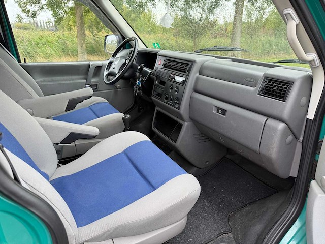 Volkswagen transporter camper, 40-zjf-6 - afbeelding 2 van  15