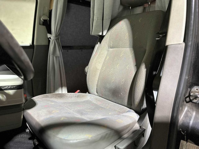 Volkswagen transporter camper kombi 2.5 tdi 340 trendline 131pk 2005, jzj-68-s youngtimer - afbeelding 35 van  51
