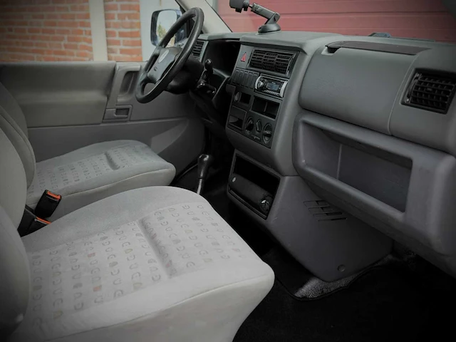 Volkswagen transporter kampeerwagen 1.0 2.5 tdi 65 kw camper j-995-fz - afbeelding 29 van  36