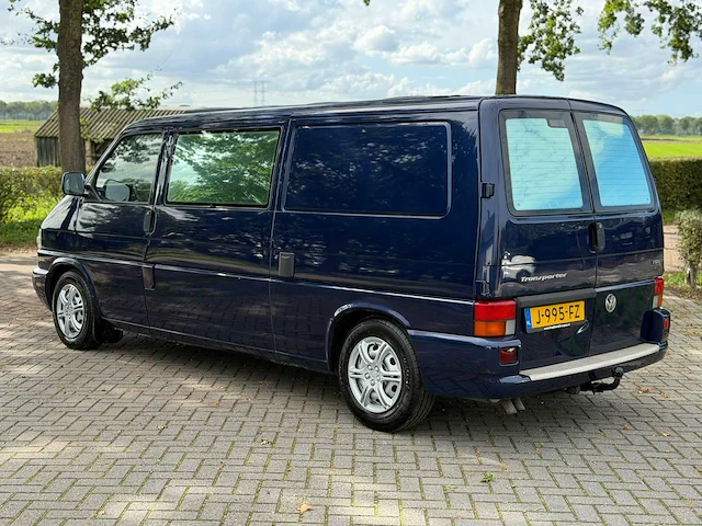 Volkswagen transporter kampeerwagen 1.0 2.5 tdi 65 kw camper j-995-fz - afbeelding 32 van  36
