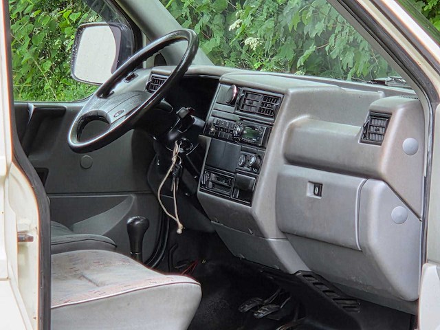 Volkswagen transporter keuken - bed - hefdak - luifel - camper - afbeelding 1 van  25