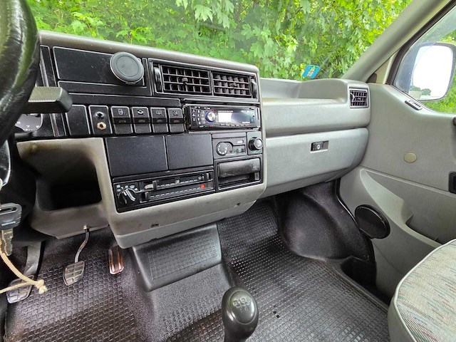 Volkswagen transporter keuken - bed - hefdak - luifel - camper - afbeelding 17 van  25