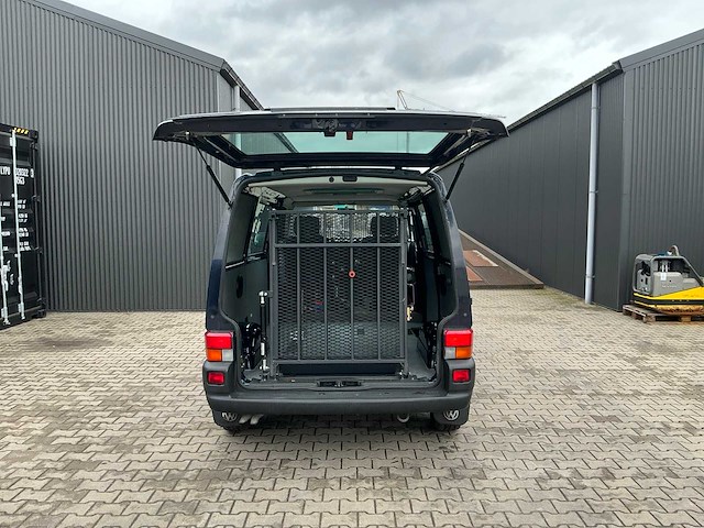 Volkswagen transporter t4 2.4d 5 cilinder bedrijfswagen met oprijklep/laadplateau - afbeelding 9 van  38