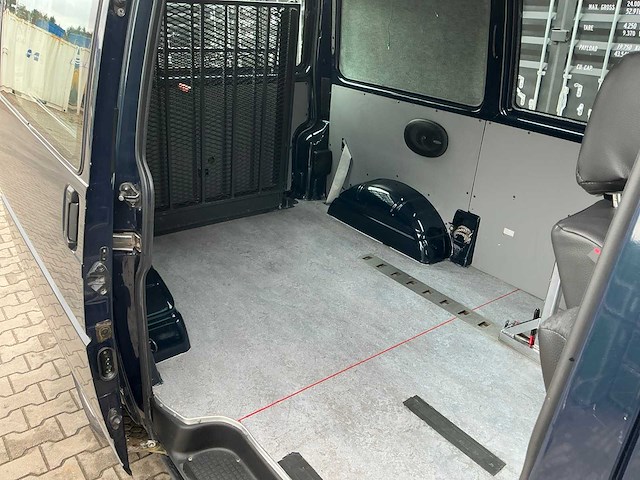 Volkswagen transporter t4 2.4d 5 cilinder bedrijfswagen met oprijklep/laadplateau - afbeelding 13 van  38