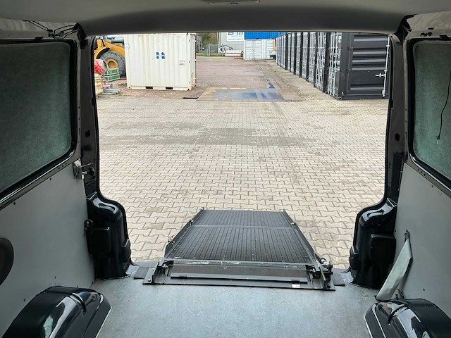 Volkswagen transporter t4 2.4d 5 cilinder bedrijfswagen met oprijklep/laadplateau - afbeelding 18 van  38