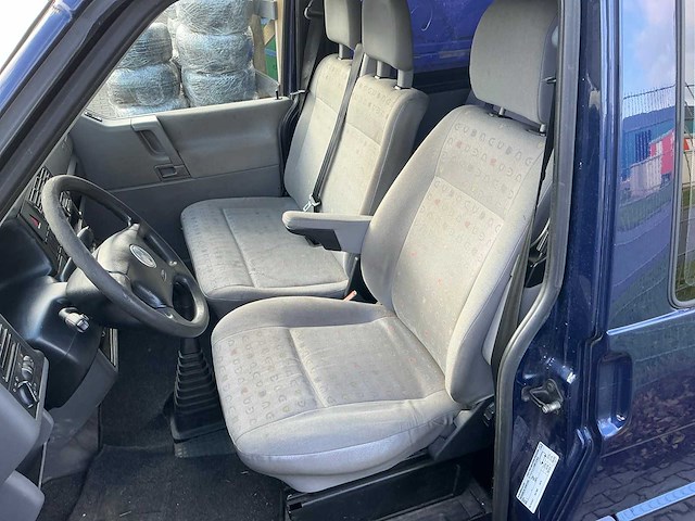 Volkswagen transporter t4 2.5 tdi ‘wijsneus’ dc bedrijfswagen - afbeelding 2 van  37
