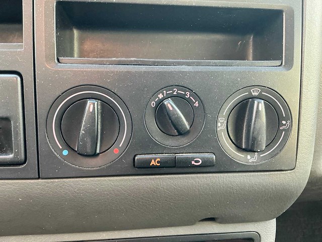 Volkswagen transporter t4 2.5 tdi ‘wijsneus’ dc bedrijfswagen - afbeelding 8 van  37