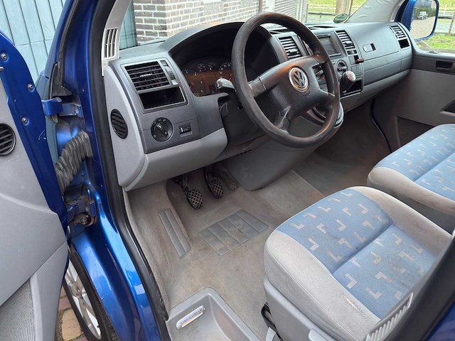 Volkswagen transporter t5 caravelle personenauto - afbeelding 14 van  15