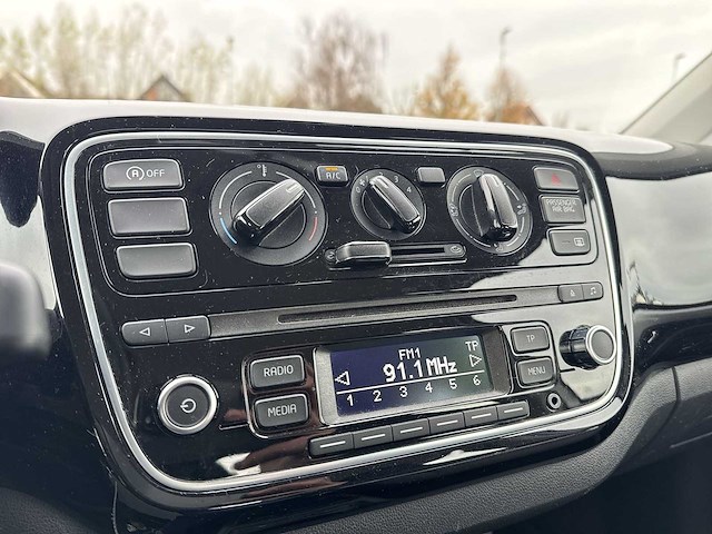 Volkswagen up! 1.0 move up! bluemotion 2013 | 3-kfg-88 - afbeelding 2 van  23
