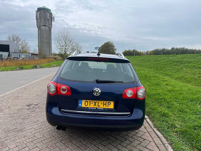 Volkswagenpassat variant 2.0 fsi highline, 01-xl-hp - afbeelding 5 van  29