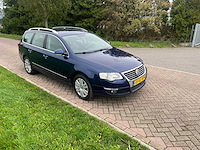 Volkswagenpassat variant 2.0 fsi highline, 01-xl-hp - afbeelding 9 van  29