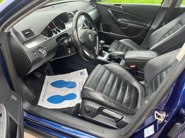 Volkswagenpassat variant 2.0 fsi highline, 01-xl-hp - afbeelding 15 van  29