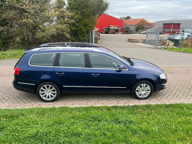 Volkswagenpassat variant 2.0 fsi highline, 01-xl-hp - afbeelding 28 van  29