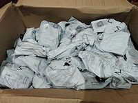 Volle grote doos amazon retouren - afbeelding 1 van  3