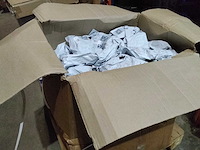 Volle grote doos amazon retouren - afbeelding 2 van  3