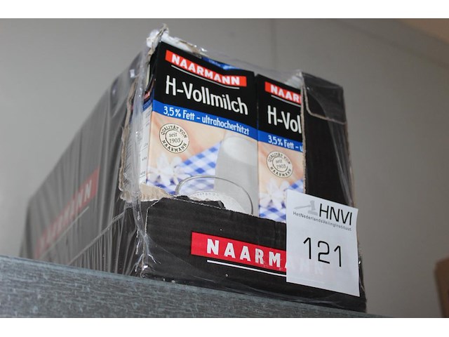 Volle melk naarman. 12 pakken met tht 7-26. - afbeelding 1 van  2
