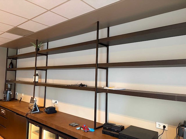 Volledig barmeubel met 3-delige tapkraan en achterwand - afbeelding 12 van  14