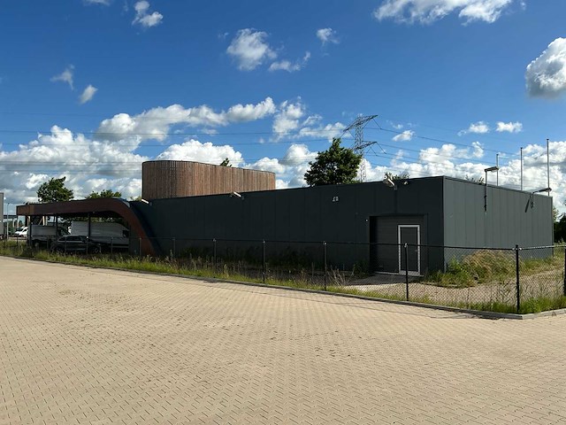 Volledig bedrijfspand met overkapping - afbeelding 9 van  110