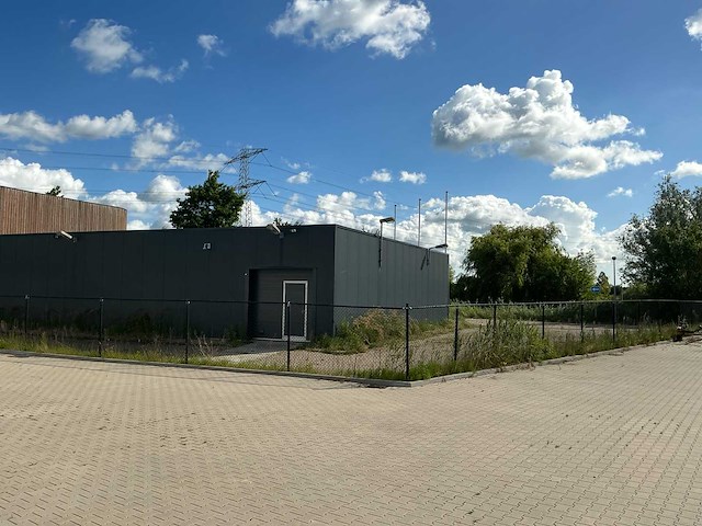 Volledig bedrijfspand met overkapping - afbeelding 10 van  110