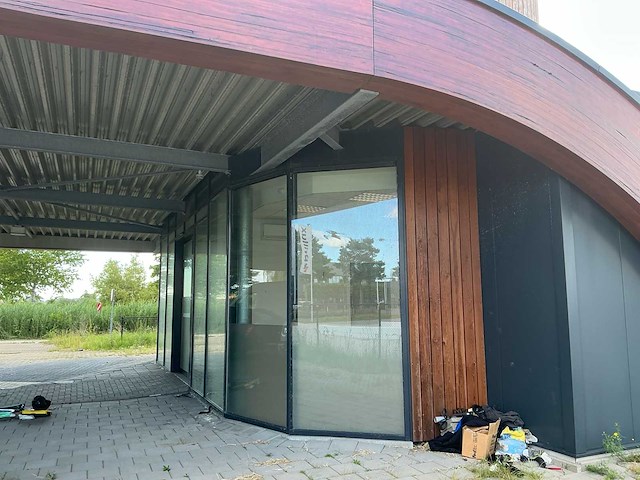 Volledig bedrijfspand met overkapping - afbeelding 15 van  110