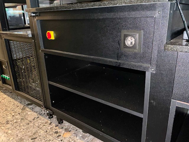 Volledige balie met vitrinekasten - afbeelding 5 van  40