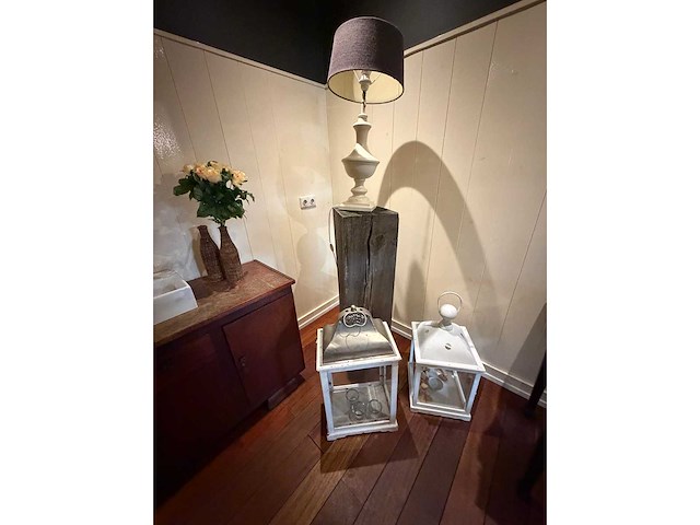 Volledige inhoud bruiloft kamer - afbeelding 4 van  7