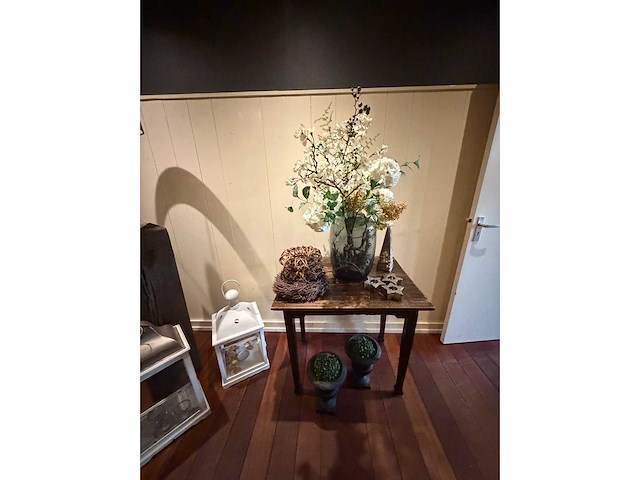 Volledige inhoud bruiloft kamer - afbeelding 5 van  7