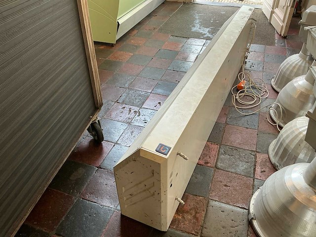 Volledige inventaris barmeubels (faillissement) - afbeelding 37 van  45