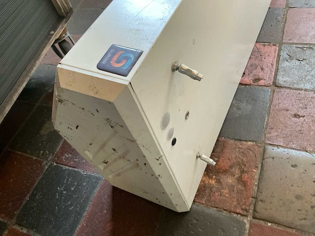 Volledige inventaris barmeubels (faillissement) - afbeelding 40 van  45