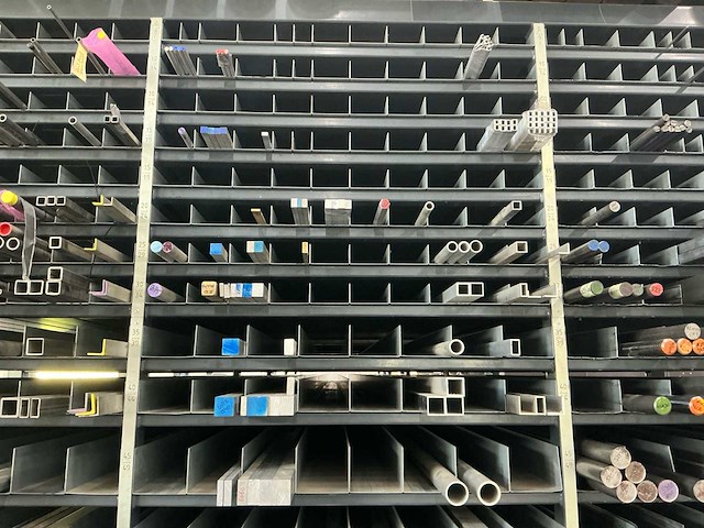 Volledige metaalvoorraad + stelling (aluminium, rvs, messing, staal) - afbeelding 6 van  25