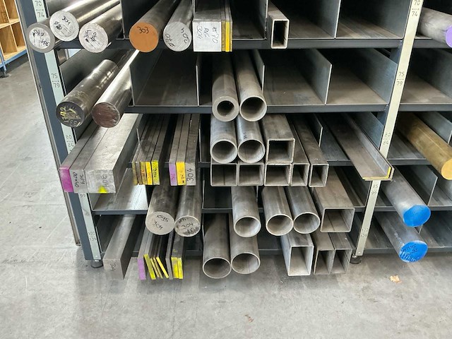 Volledige metaalvoorraad + stelling (aluminium, rvs, messing, staal) - afbeelding 14 van  25