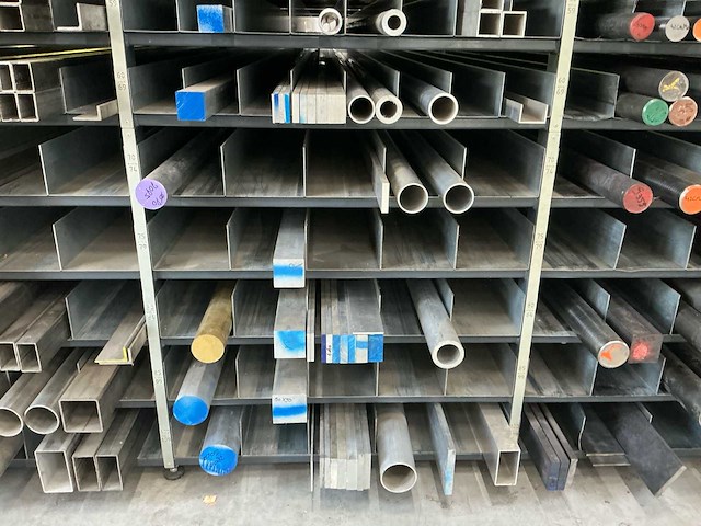 Volledige metaalvoorraad + stelling (aluminium, rvs, messing, staal) - afbeelding 24 van  25