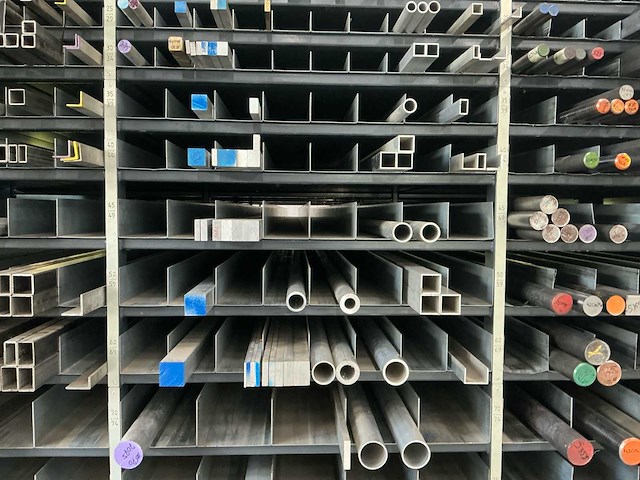 Volledige metaalvoorraad + stelling (aluminium, rvs, messing, staal) - afbeelding 25 van  25