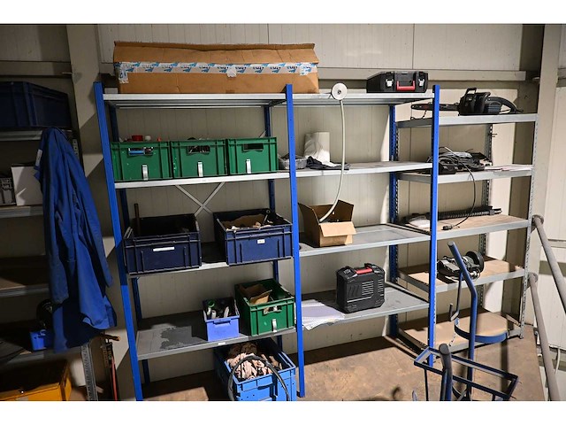 Volledige (rvs) inhoud entresolvloer - afbeelding 2 van  15