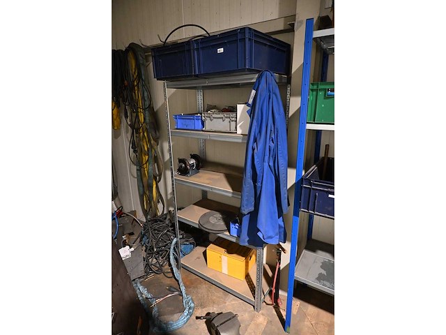 Volledige (rvs) inhoud entresolvloer - afbeelding 7 van  15