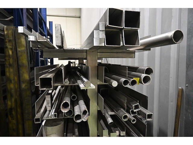 Volledige voorraad 304/316 rvs buizen, balken, kokers, strip, etc. inclusief 9-delige rvs stelling - afbeelding 8 van  12