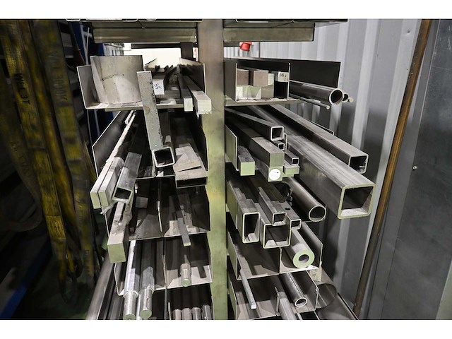 Volledige voorraad 304/316 rvs buizen, balken, kokers, strip, etc. inclusief 9-delige rvs stelling - afbeelding 11 van  12