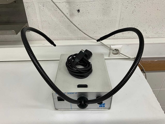 Volpi 5000-1 glasvezellichtbron - afbeelding 7 van  7