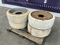 Volrubber band met velg (4x) - afbeelding 1 van  4