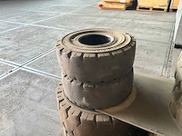 Volrubber banden set (2x) - afbeelding 4 van  5