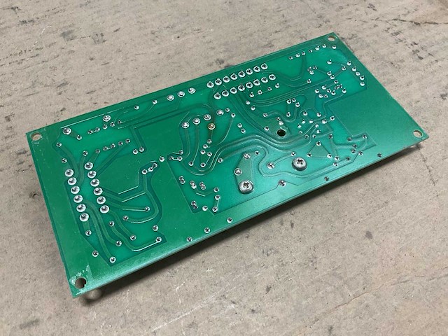 Voltage regulator - afbeelding 1 van  4