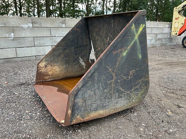 Volume bak 1700mm passend merlo voorzetapparatuur - afbeelding 1 van  10