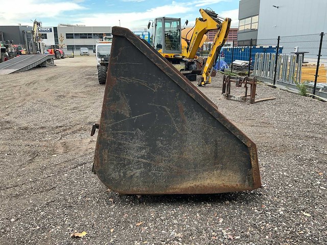 Volume bak 1700mm passend merlo voorzetapparatuur - afbeelding 7 van  10