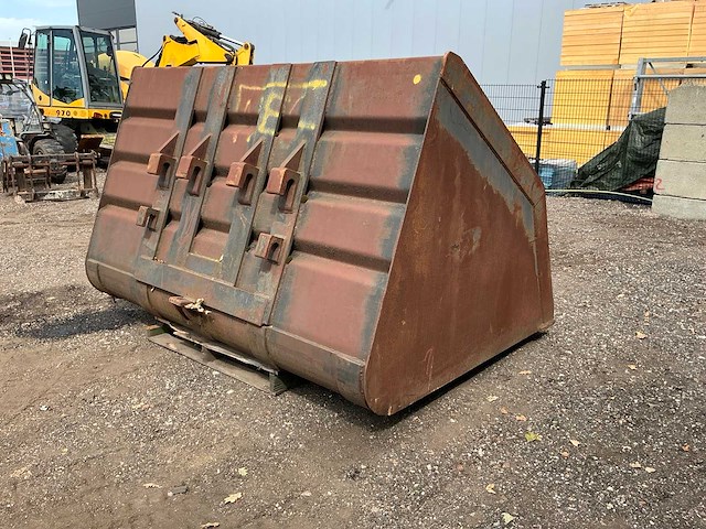 Volume bak 2550mm passend merlo voorzetapparatuur - afbeelding 6 van  10
