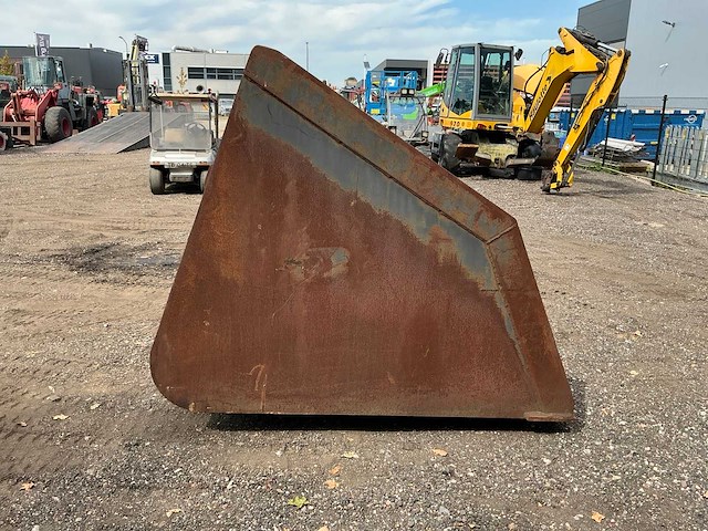Volume bak 2550mm passend merlo voorzetapparatuur - afbeelding 7 van  10