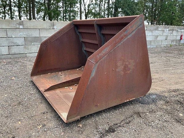Volume bak 2550mm passend merlo voorzetapparatuur - afbeelding 1 van  10