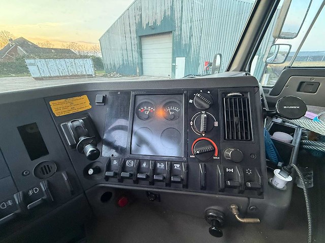 Volvo - 1995 - - vrachtwagen - afbeelding 6 van  20